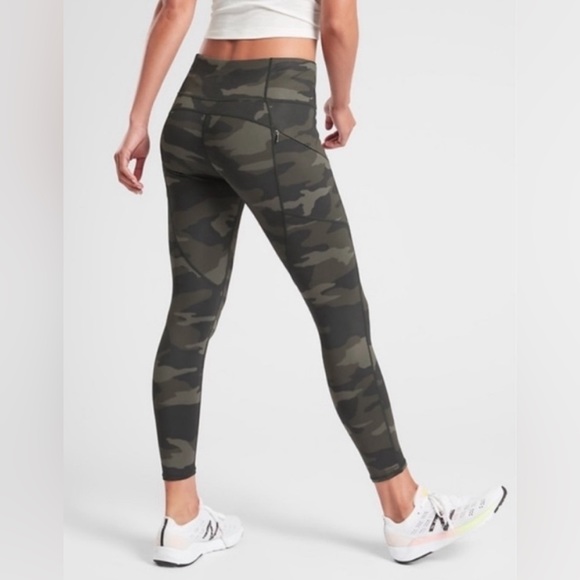 Ultra High Rise Elation 7/8 Tight Legging - Camo - Picture 3 of 11